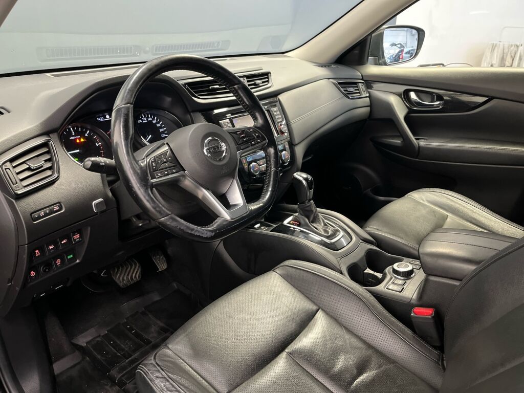 Nissan X-Trail 2018 Musta