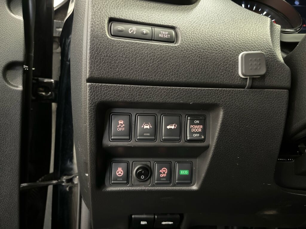 Nissan X-Trail 2018 Musta