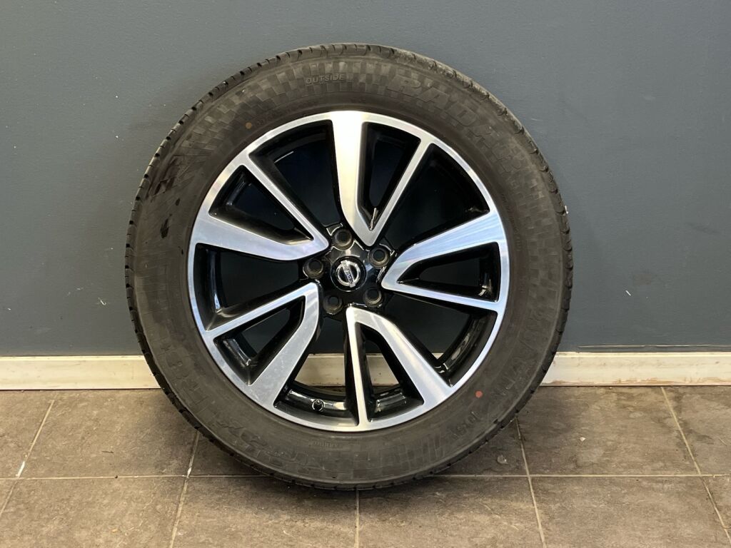 Nissan X-Trail 2018 Musta