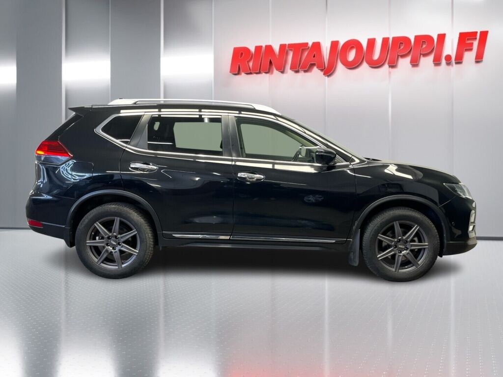 Nissan X-Trail 2018 Musta