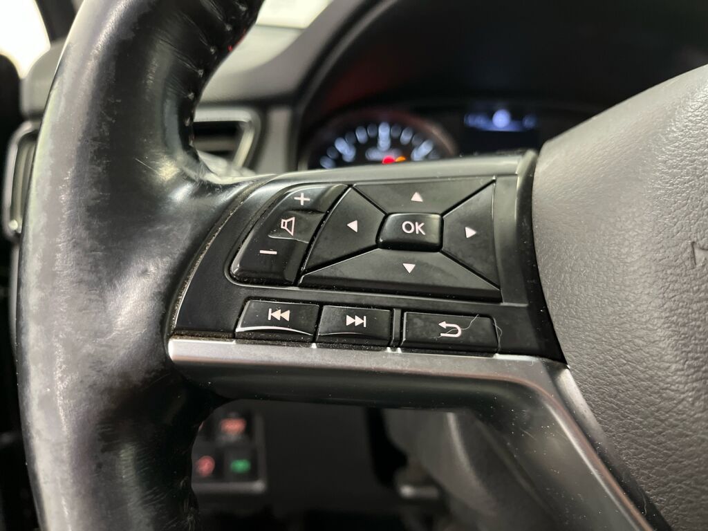 Nissan X-Trail 2018 Musta