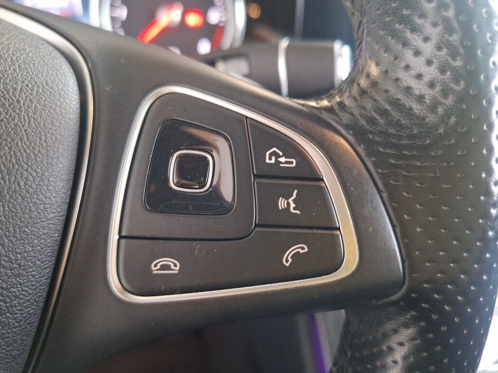 Mercedes-Benz E 2017 Punainen