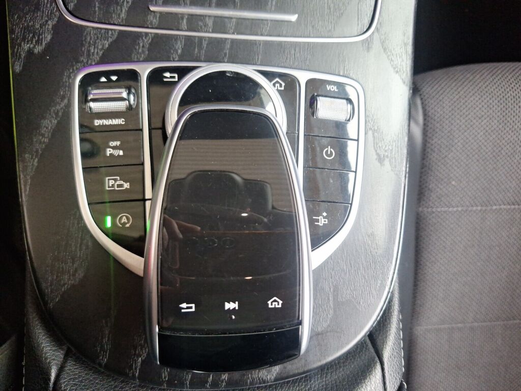 Mercedes-Benz E 2017 Punainen