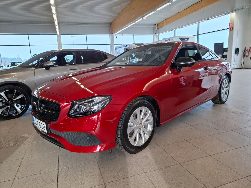 Mercedes-Benz E 2017 Punainen