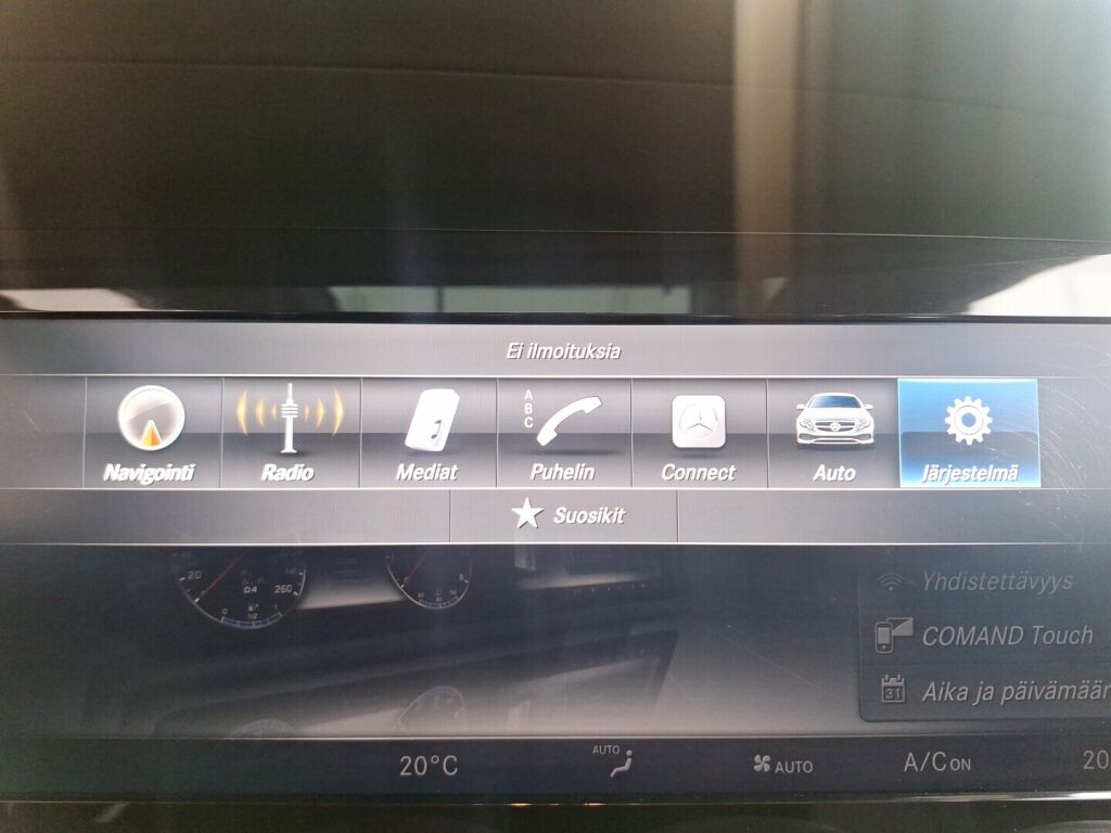 Mercedes-Benz E 2017 Punainen