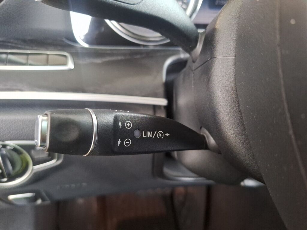 Mercedes-Benz E 2017 Punainen