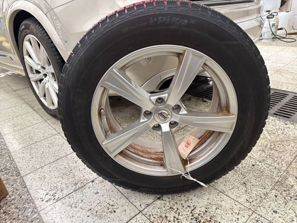 Volvo XC90 2015 Ruskea (beige)