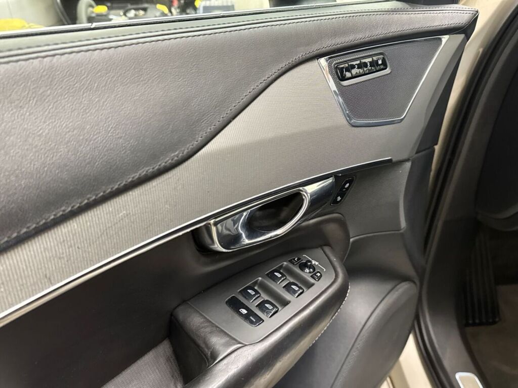Volvo XC90 2015 Ruskea (beige)