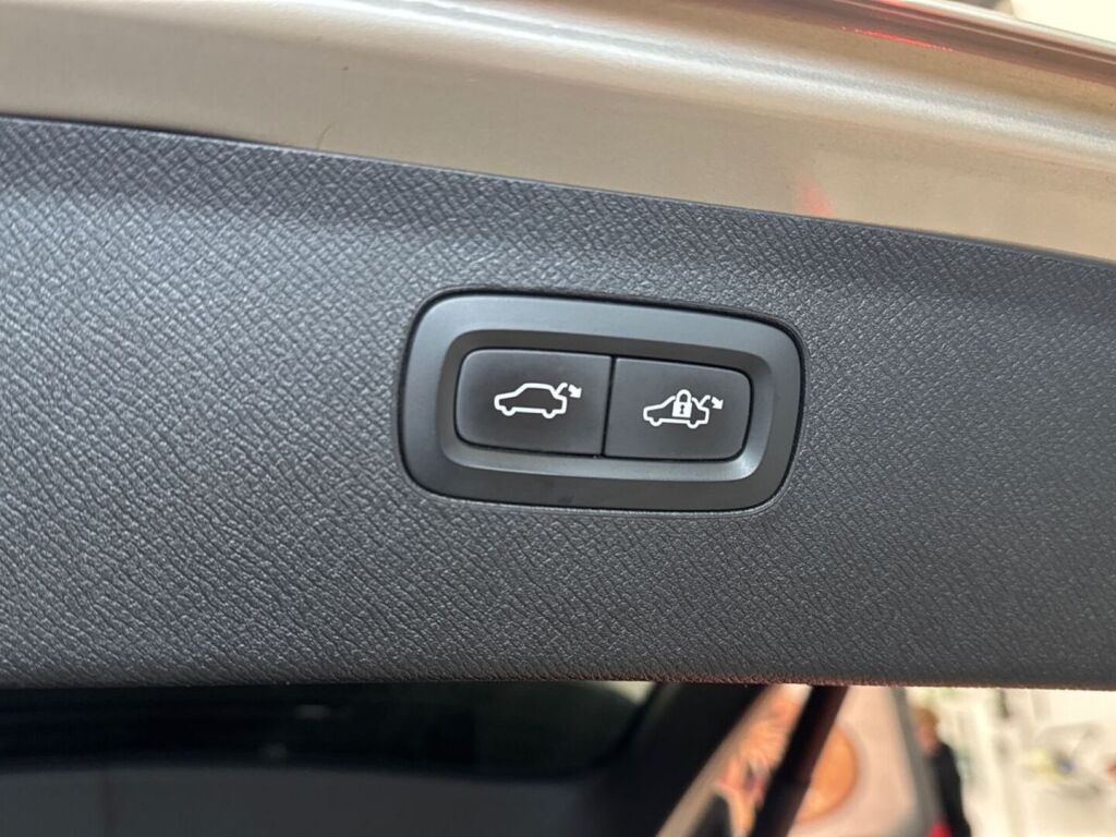 Volvo XC90 2015 Ruskea (beige)