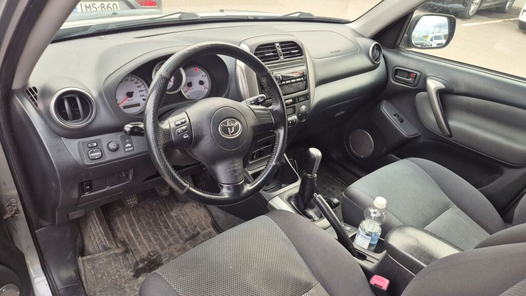 Toyota RAV4 2004 Vihreä