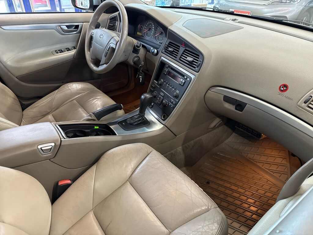 Volvo V70 2007 Harmaa