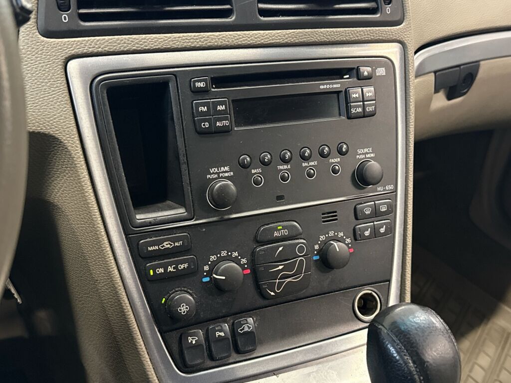 Volvo V70 2007 Harmaa