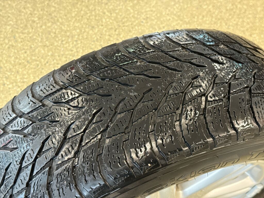 Volvo V70 2007 Harmaa