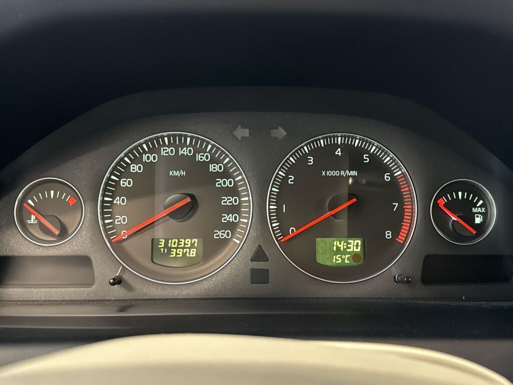 Volvo V70 2007 Harmaa