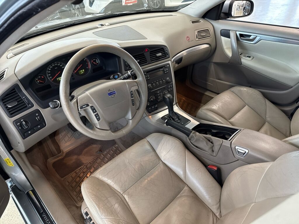 Volvo V70 2007 Harmaa