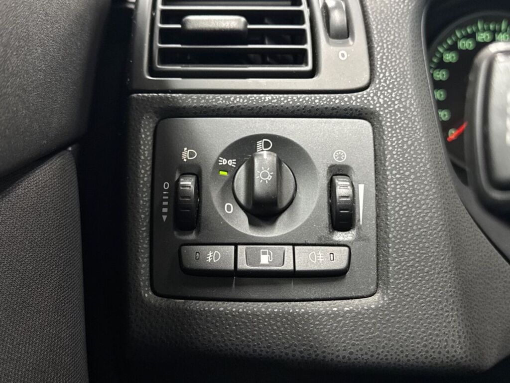 Volvo V50 2007 Punainen