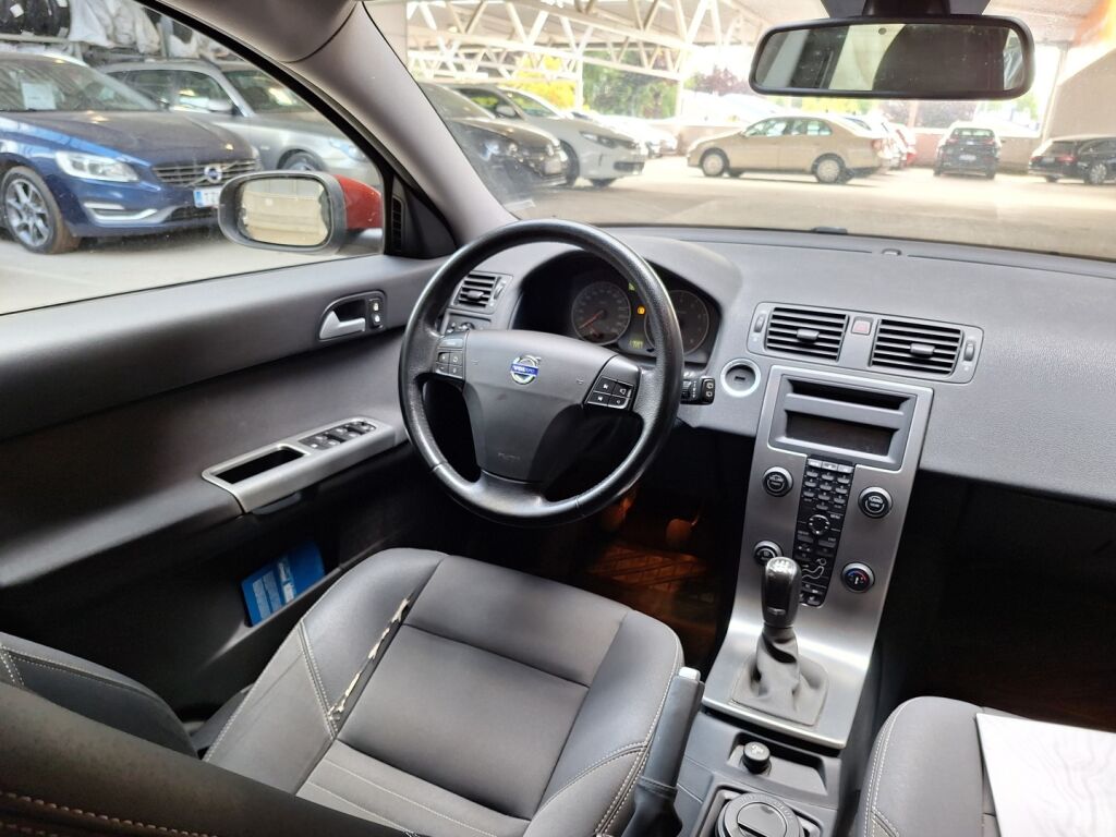 Volvo V50 2007 Punainen