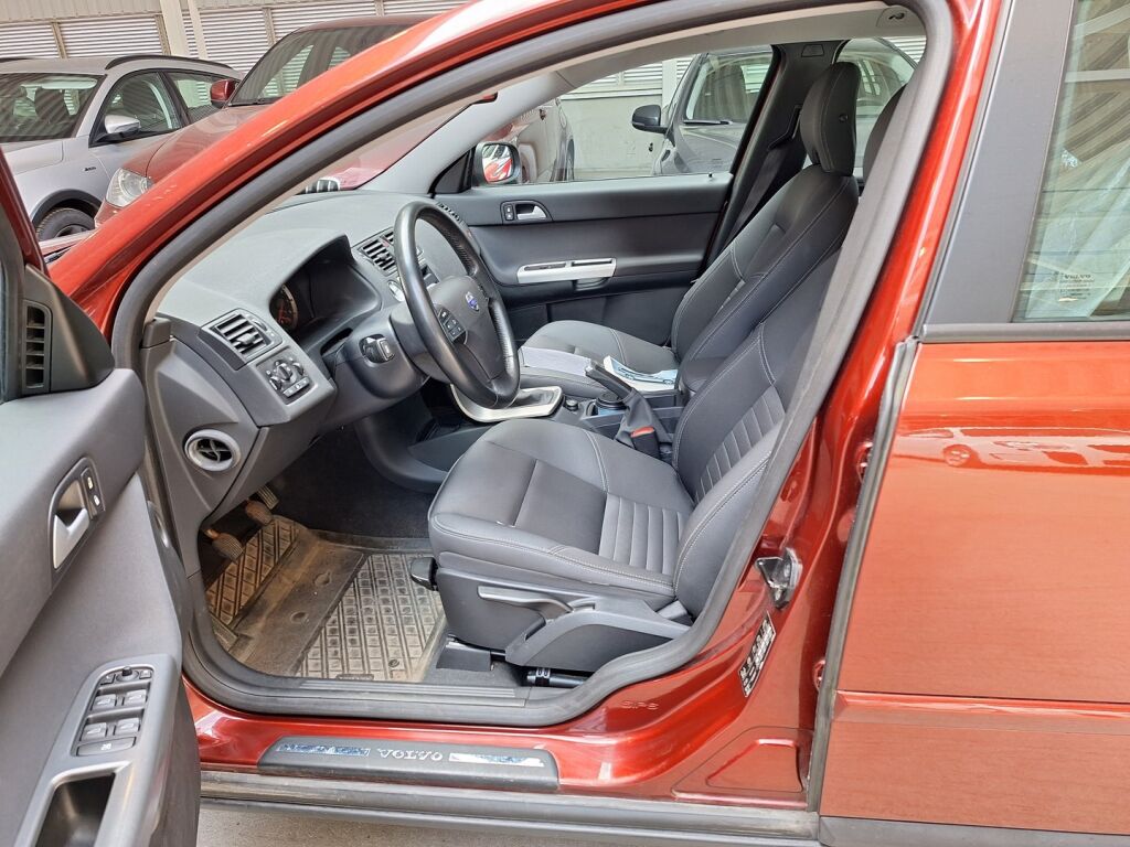 Volvo V50 2007 Punainen