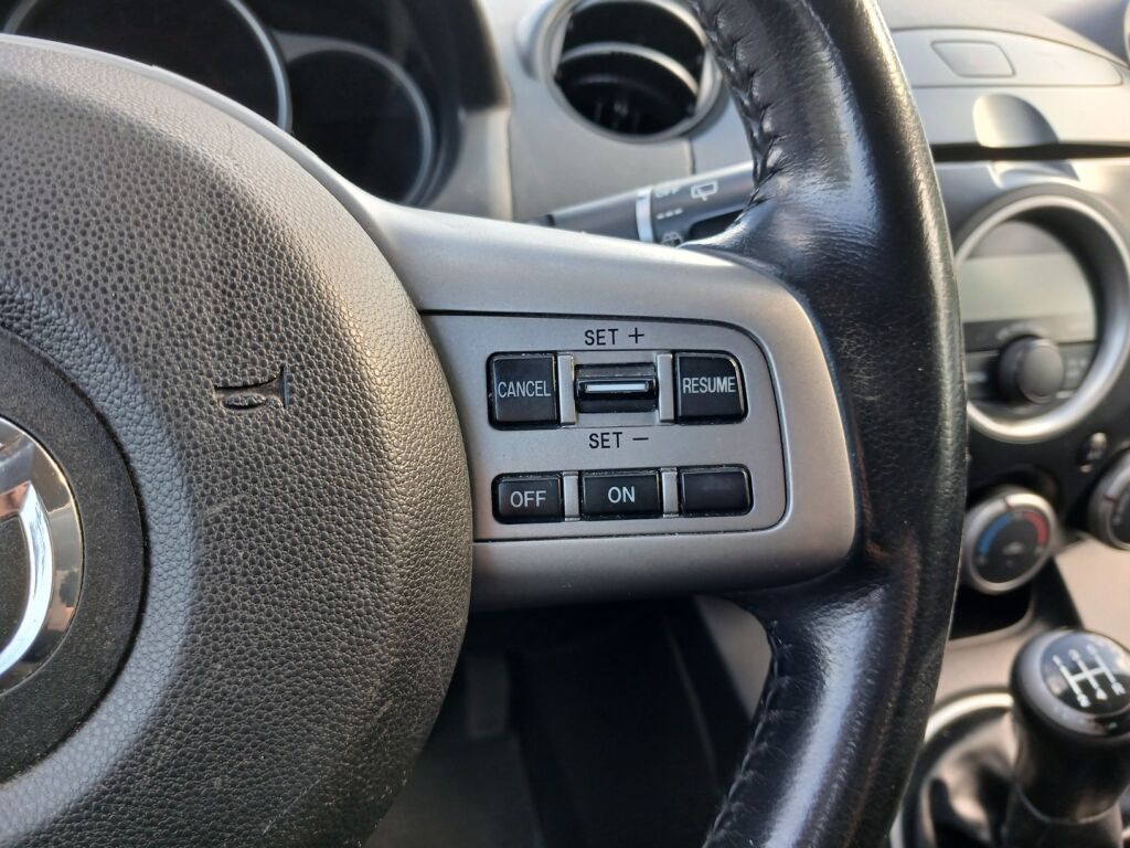 Mazda Mazda2 2009 Harmaa
