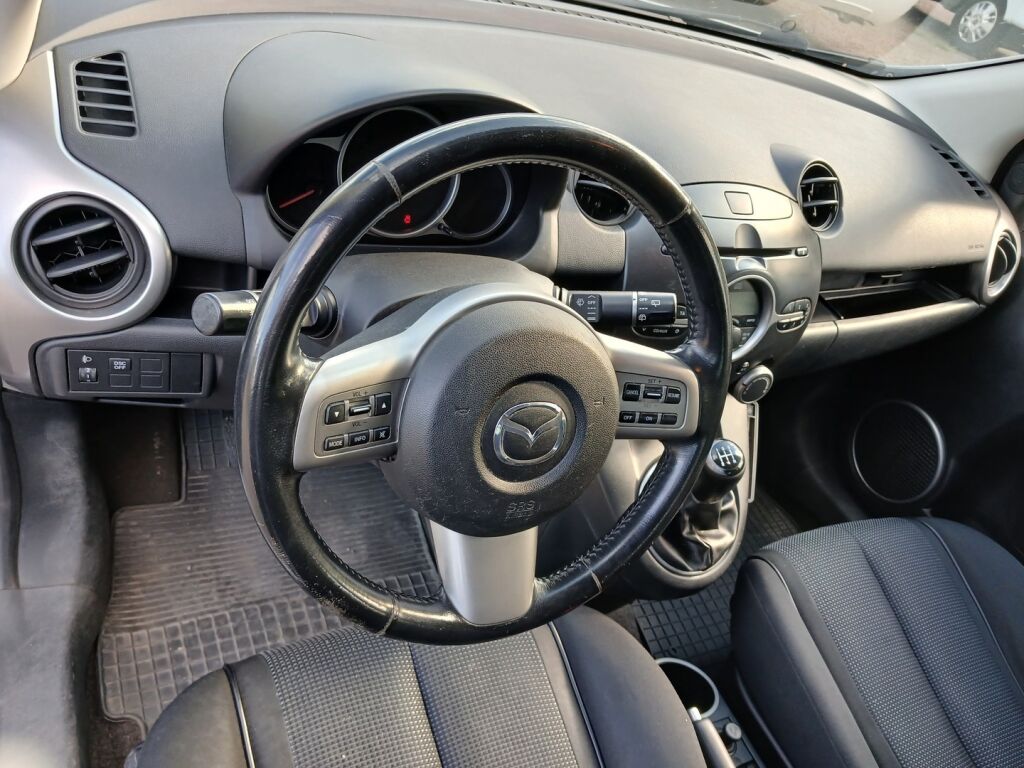 Mazda Mazda2 2009 Harmaa