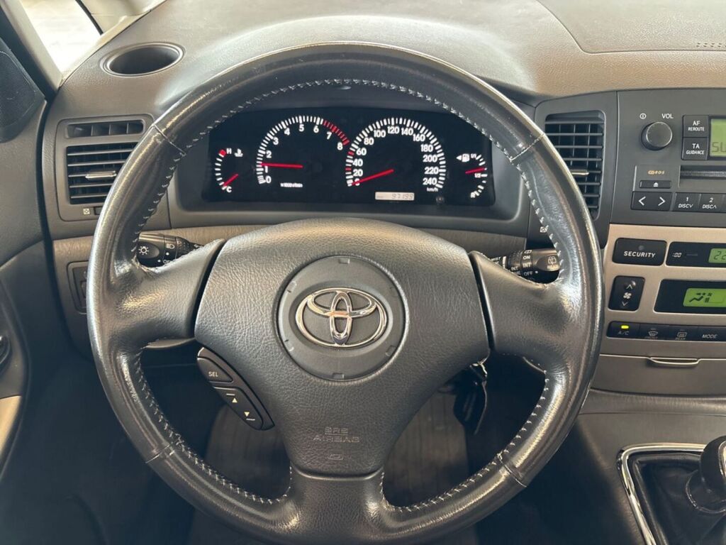 Toyota Corolla Verso 2003 Musta