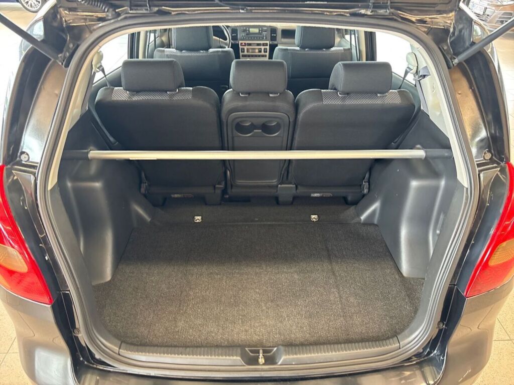 Toyota Corolla Verso 2003 Musta