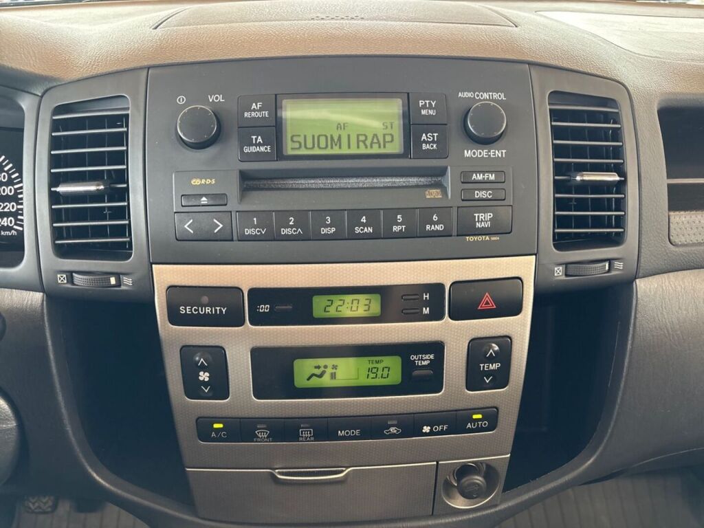 Toyota Corolla Verso 2003 Musta