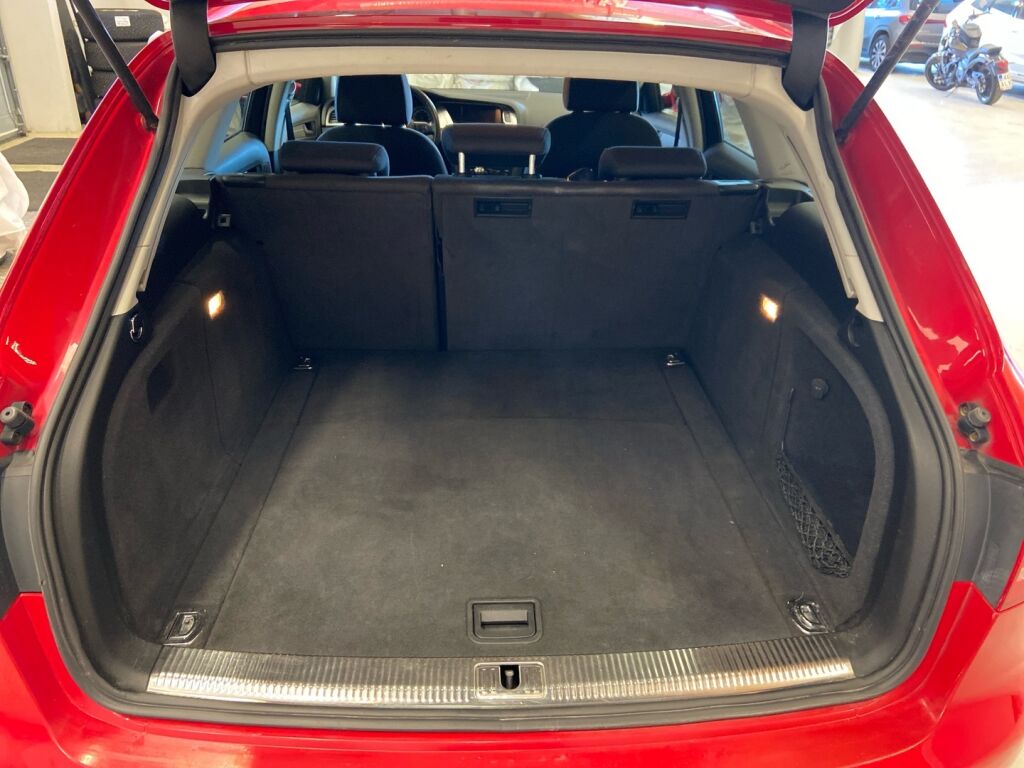 Audi A4 2008 Punainen