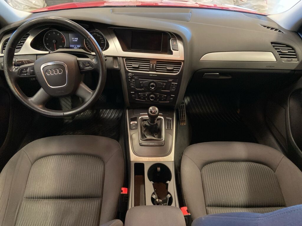 Audi A4 2008 Punainen