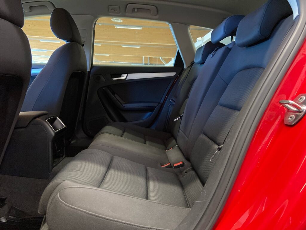 Audi A4 2008 Punainen