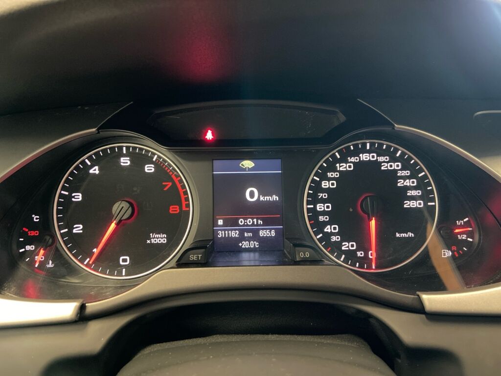 Audi A4 2008 Punainen