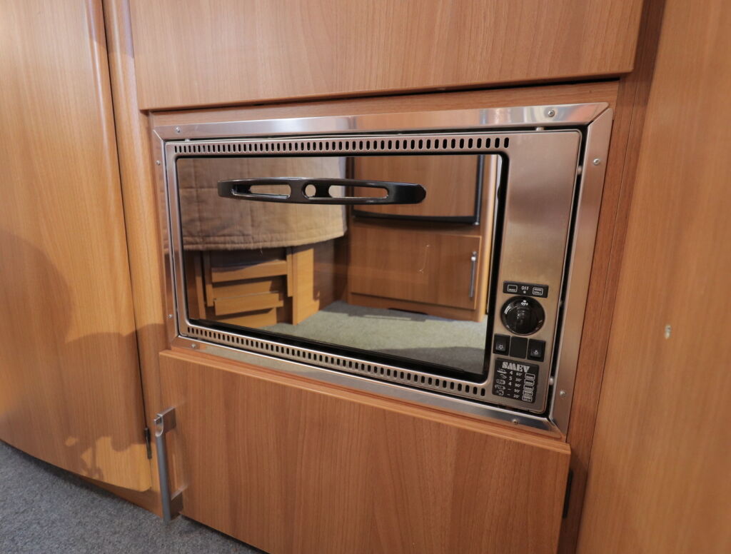 Kabe Travel Master 700 XL 2009 Valkoinen