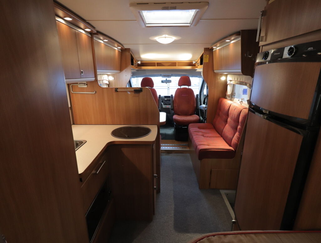 Kabe Travel Master 700 XL 2009 Valkoinen