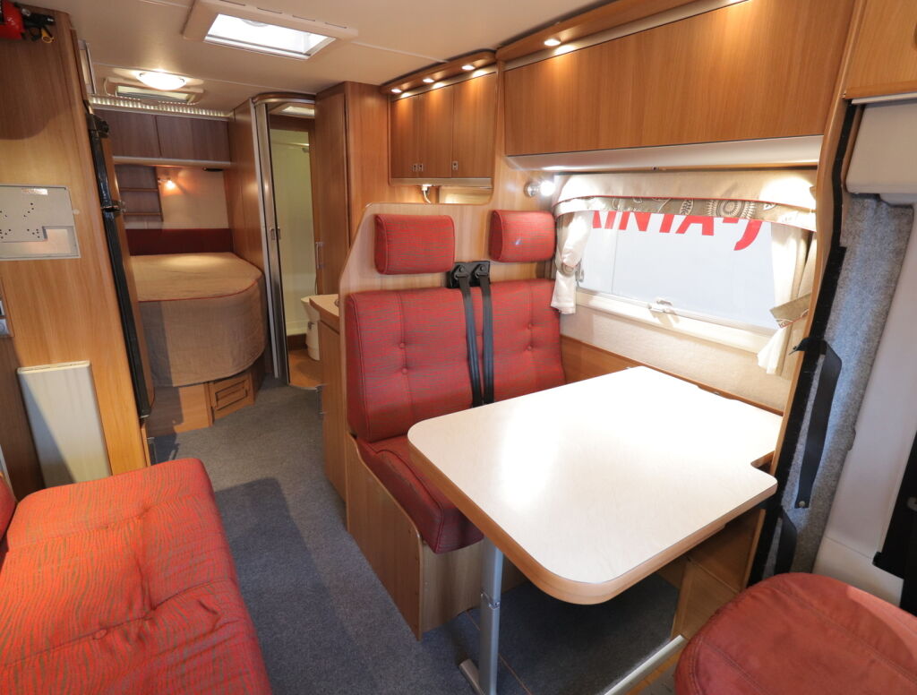 Kabe Travel Master 700 XL 2009 Valkoinen