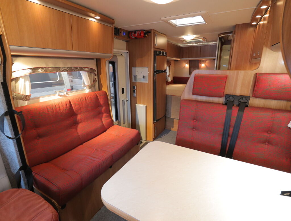 Kabe Travel Master 700 XL 2009 Valkoinen