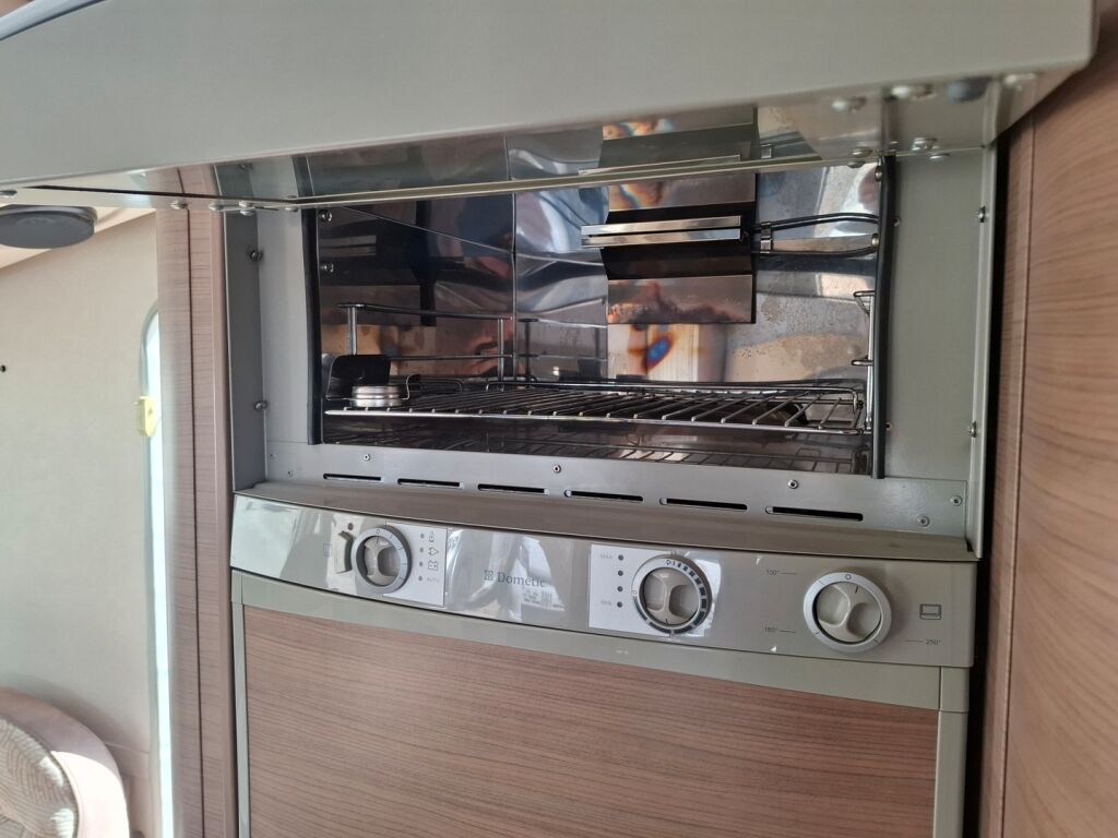 Adria Vision i 707 SL 2009 Harmaa