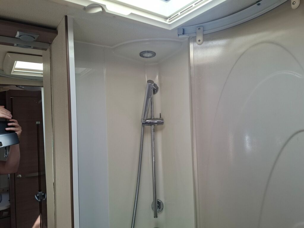 Adria Vision i 707 SL 2009 Harmaa
