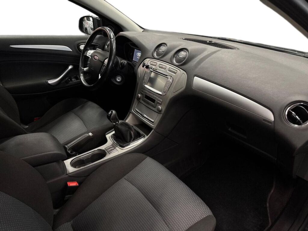 Ford Mondeo 2008 Musta