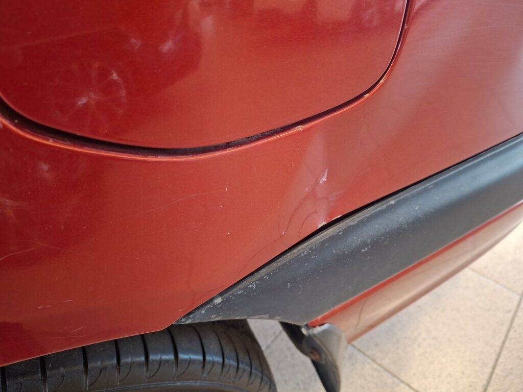 Toyota Avensis 2002 Punainen