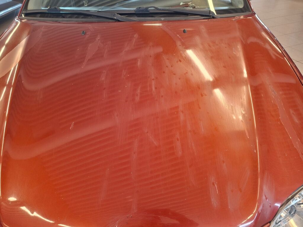 Toyota Avensis 2002 Punainen