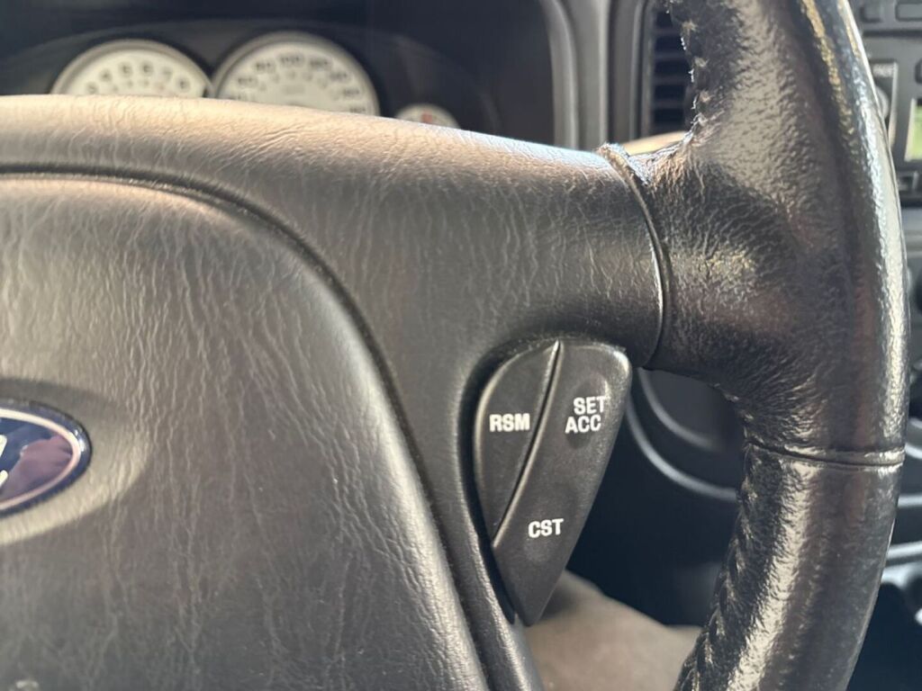 Ford Maverick 2005 Harmaa