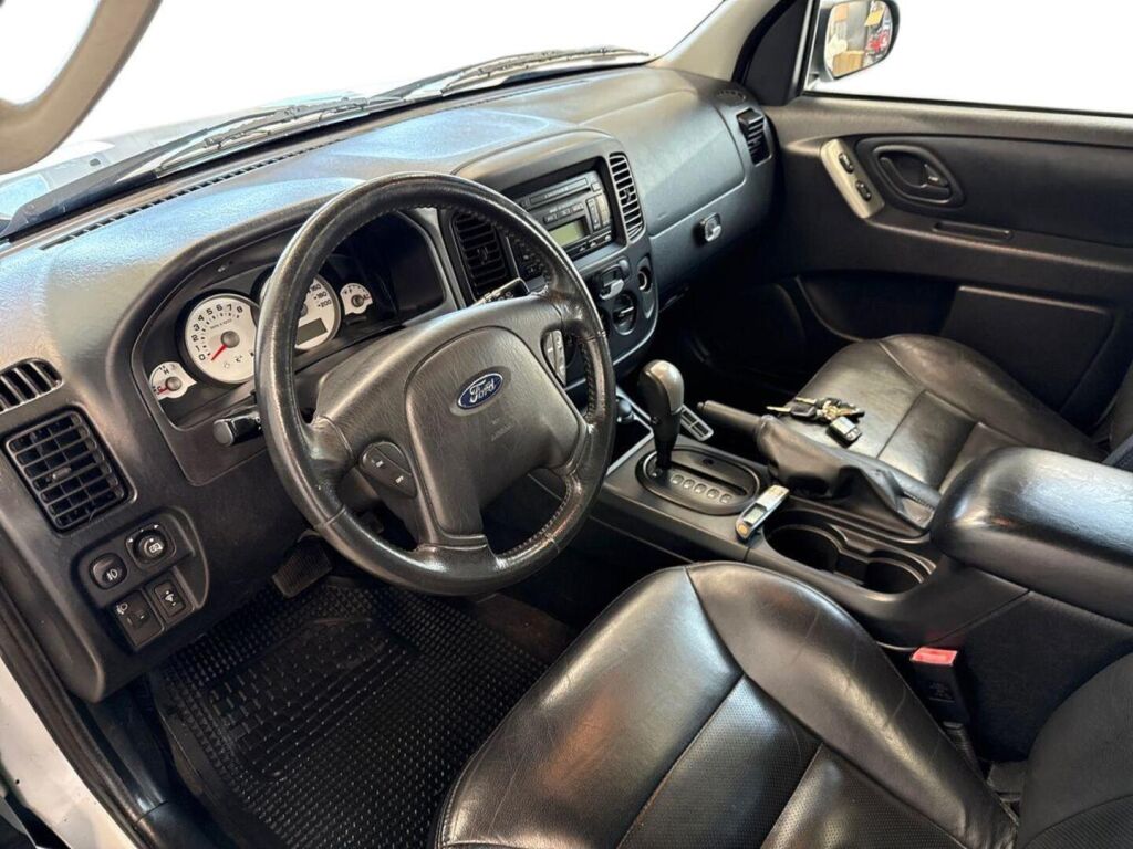 Ford Maverick 2005 Harmaa