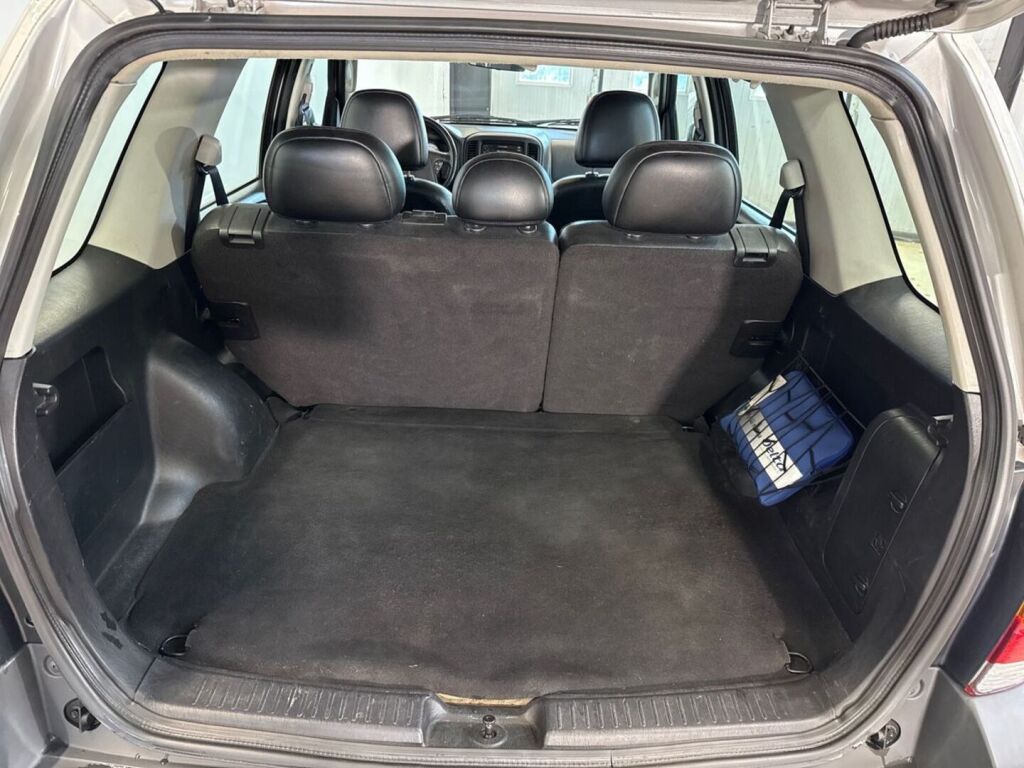 Ford Maverick 2005 Harmaa