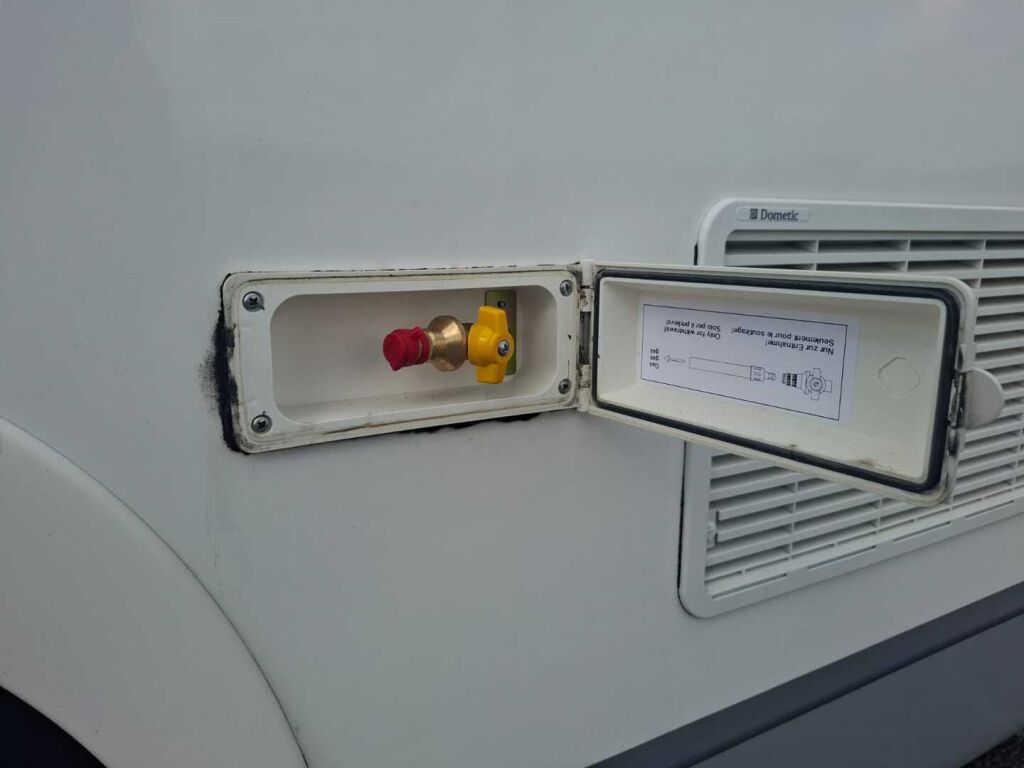 Kabe Travel Master 750 WL 2007 Valkoinen