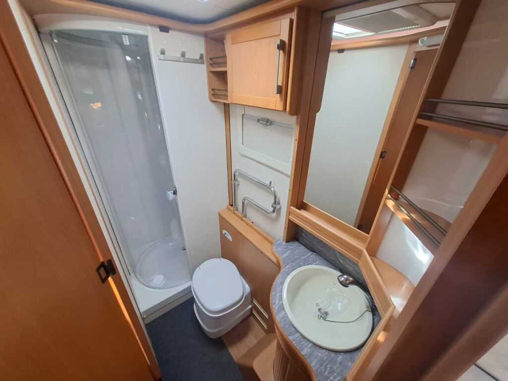 Kabe Travel Master 750 WL 2007 Valkoinen