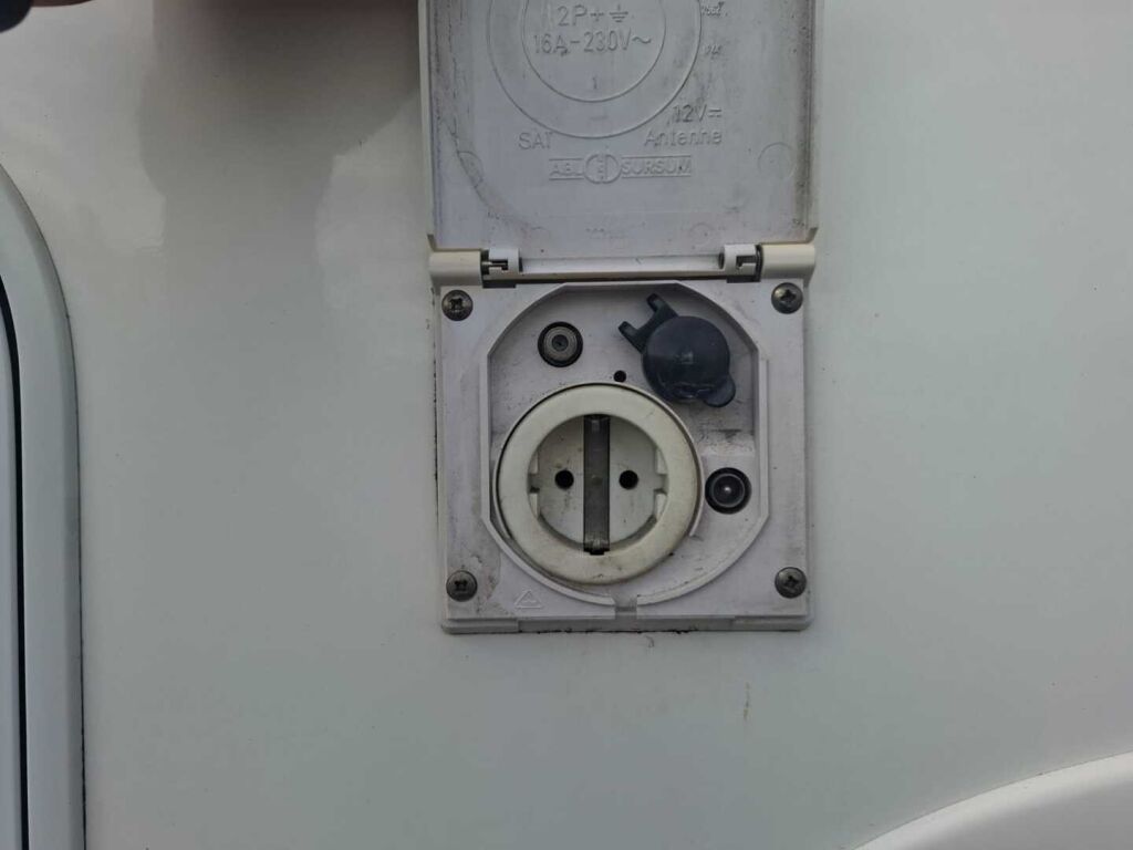 Kabe Travel Master 750 WL 2007 Valkoinen