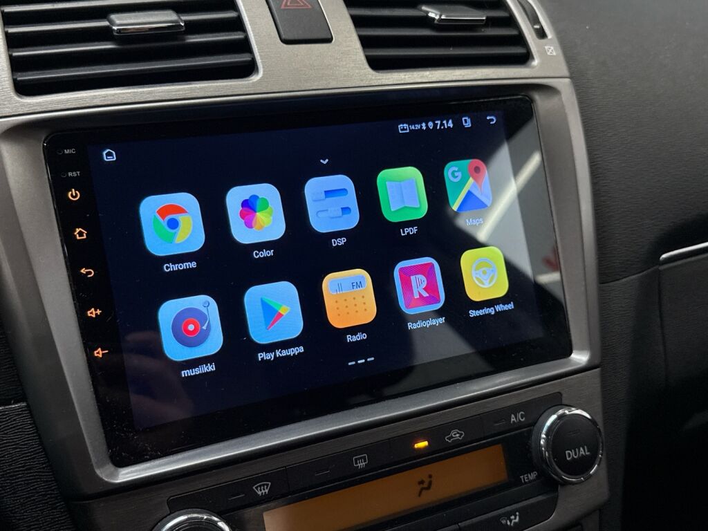 Toyota Avensis 2011 Sininen