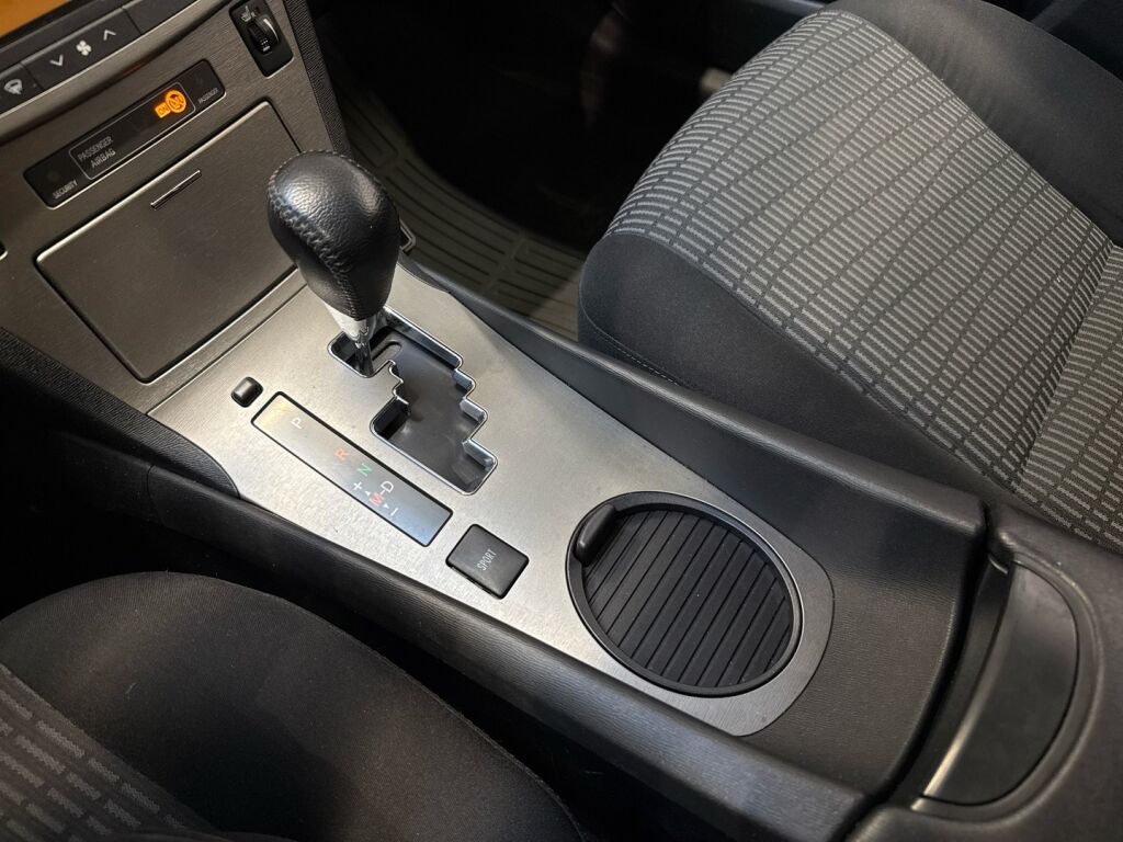 Toyota Avensis 2011 Sininen