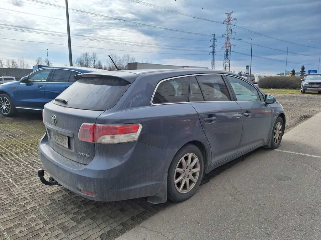 Toyota Avensis 2011 Sininen
