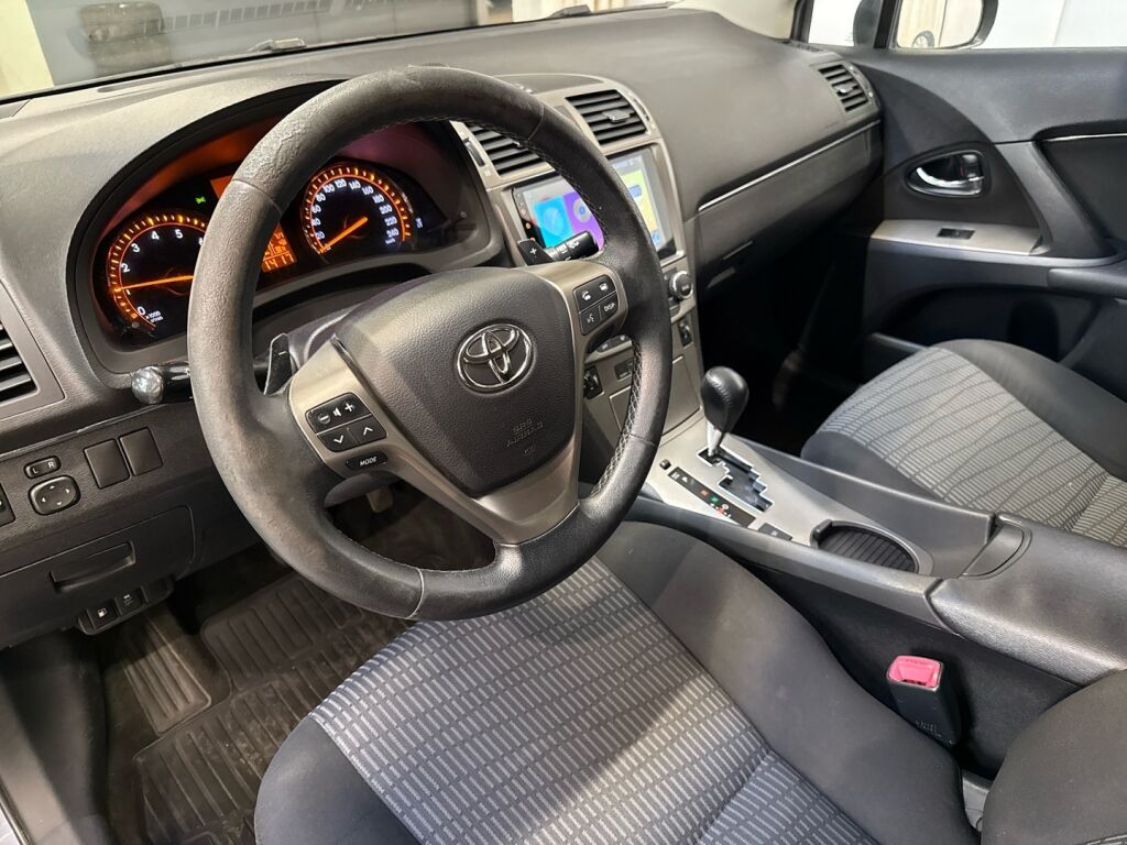 Toyota Avensis 2011 Sininen